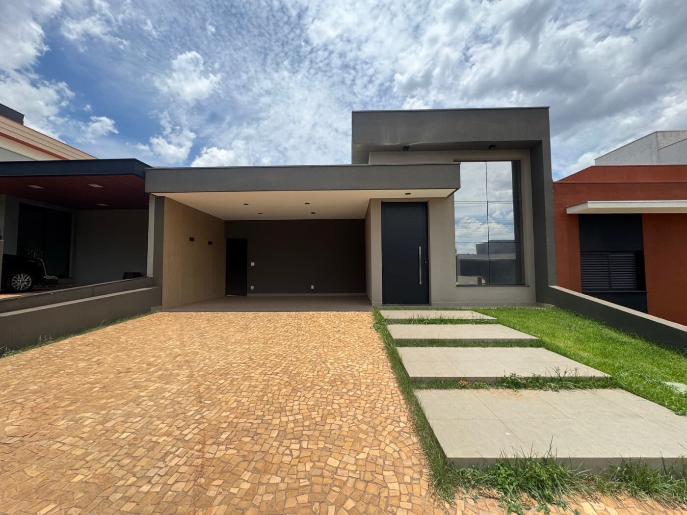Casa à venda no bairro Jardim Valência em Ribeirão Preto/SP - foto 1